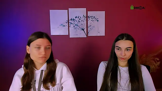 kira light   online show from 10-27-25, 09:35