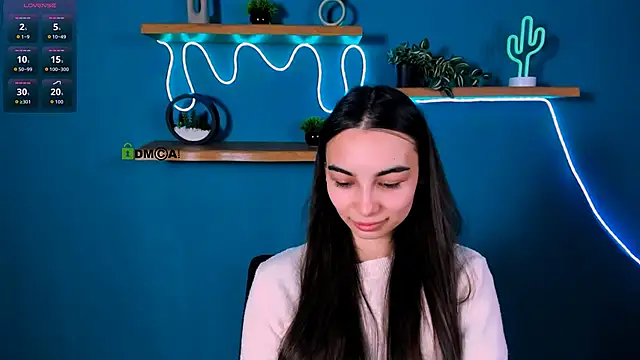 kira light   online show from 11-17-25, 09:59