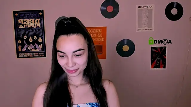 kira light   online show from 11-21-25, 07:45