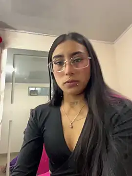 Violeet-Smith online show from 10-22-25, 08:41