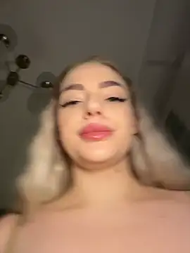 Snapshot of HugeBoobsAlice chatting on 02-08-26, 05:11 HugeBoobsAlice online show from 02-08-26, 05:11