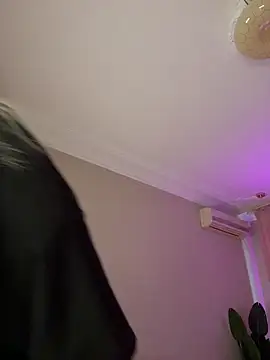 Snapshot of HugeBoobsAlice chatting on 02-16-26, 05:03 HugeBoobsAlice online show from 02-16-26, 05:03