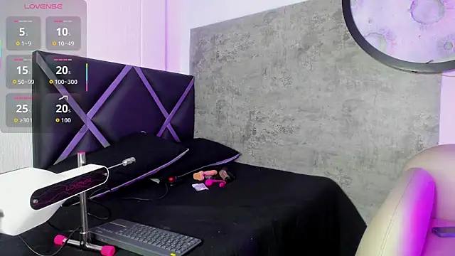 Nicole2507 online show from 11-26-25, 12:06