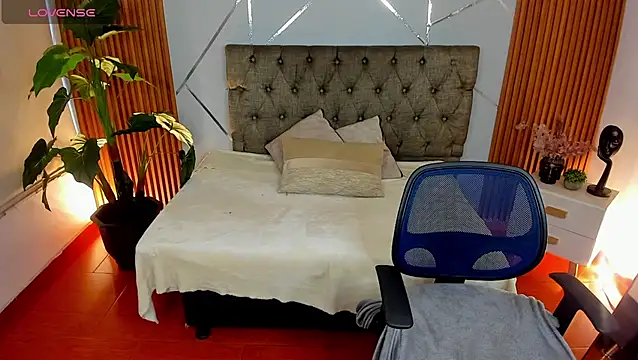 camilaa lux online show from 11-29-25, 12:52