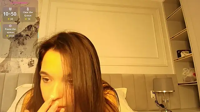 Snapshot of cassy_love chatting on 10-24-25, 03:58 cassy love online show from 10-24-25, 03:58
