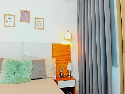 Snapshot of Abbie_royy chatting on 10-27-25, 12:31 Abbie royy online show from 10-27-25, 12:31