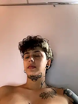 Snapshot of Abby_Evanns1 chatting on 12-21-25, 02:24 Abby Evanns1 online show from 12-21-25, 02:24