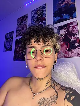 Snapshot of Abby_Evanns1 chatting on 02-09-26, 02:32 Abby Evanns1 online show from 02-09-26, 02:32