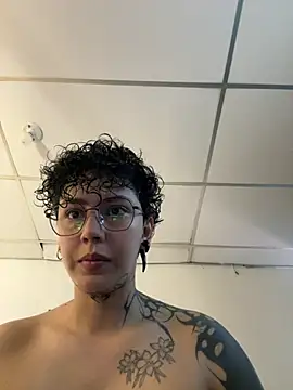 Snapshot of Abby_Evanns1 chatting on 02-18-26, 02:02 Abby Evanns1 online show from 02-18-26, 02:02