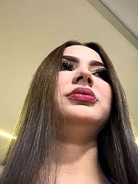 Snapshot of Beella1_ chatting on 10-26-25, 04:07 Beella1 online show from 10-26-25, 04:07