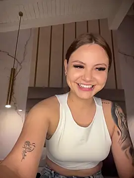 Snapshot of Beella1_ chatting on 11-12-25, 11:43 Beella1 online show from 11-12-25, 11:43