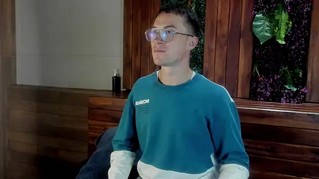 Snapshot of Lil_James chatting on 12-22-25, 08:17 Lil James online show from 12-22-25, 08:17