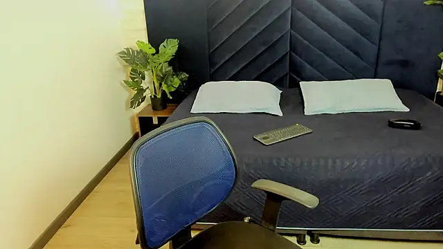 Snapshot of Lil_James chatting on 02-19-26, 08:05 Lil James online show from 02-19-26, 08:05