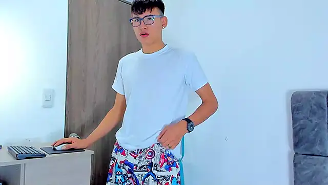 Nicolas Torres  online show from 11-08-25, 03:07