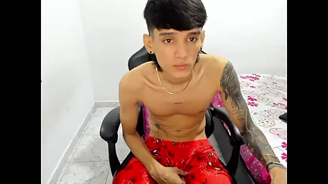Stiwar cute online show from 10-21-25, 10:54