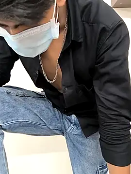 Snapshot of adi8210 chatting on 11-12-25, 11:54 adi8210 online show from 11-12-25, 11:54