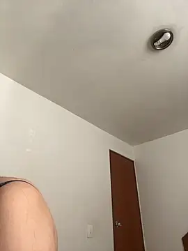 Selena Roa online show from 11-22-25, 04:17