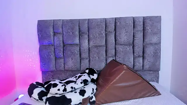 miah storm online show from 11-14-25, 02:21