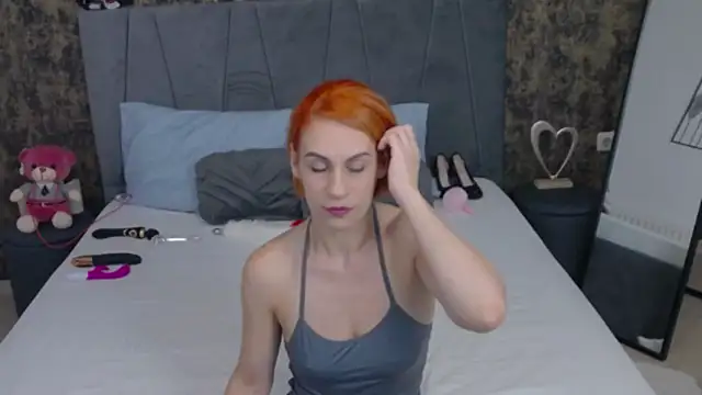 AmberMinxy online show from 11-22-25, 06:23