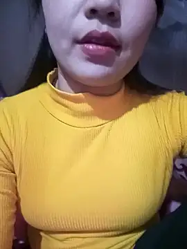 Snapshot of -Lanaa- chatting on 12-17-25, 05:13 -Lanaa- online show from 12-17-25, 05:13