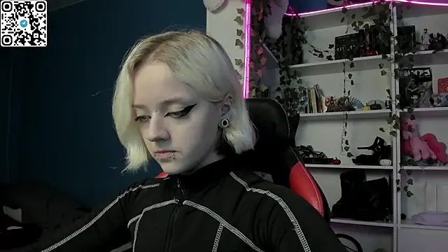 Holy Mistress S online show from 12-05-25, 10:13