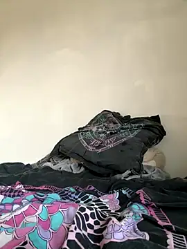 Snapshot of Charlycki chatting on 10-21-25, 12:06 Charlycki online show from 10-21-25, 12:06