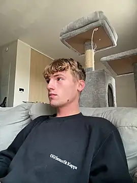 Snapshot of Charlycki chatting on 10-27-25, 08:18 Charlycki online show from 10-27-25, 08:18