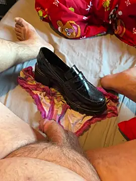 fortheloveofheels74 online show from 11-02-25, 11:12