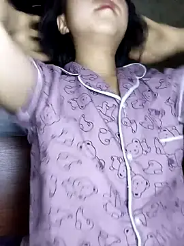 Quynhsumon online show from 02-20-26, 03:34