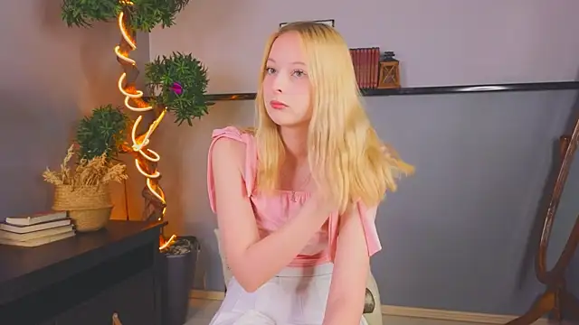 YungLyssy online show from 11-30-25, 02:37