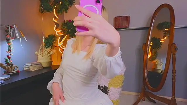 YungLyssy online show from 12-17-25, 03:34