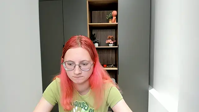 AdelaDelilla online show from 10-23-25, 11:53