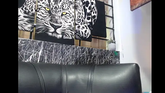 Debora Cienfuegos25 online show from 12-23-25, 05:16