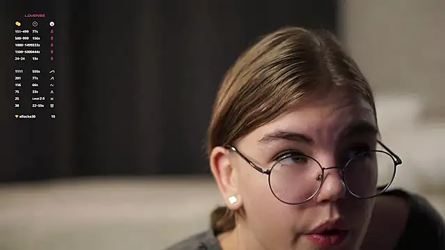 Snapshot of MelodyBaur chatting on 02-01-26, 02:15 MelodyBaur online show from 02-01-26, 02:15