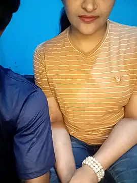 CoupleShow 432 online show from 11-17-25, 02:23