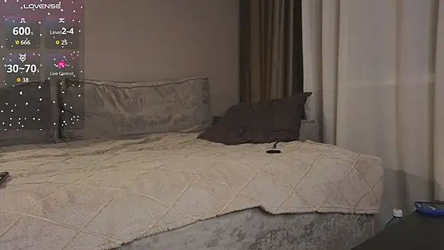 Kate James online show from 11-26-25, 01:28