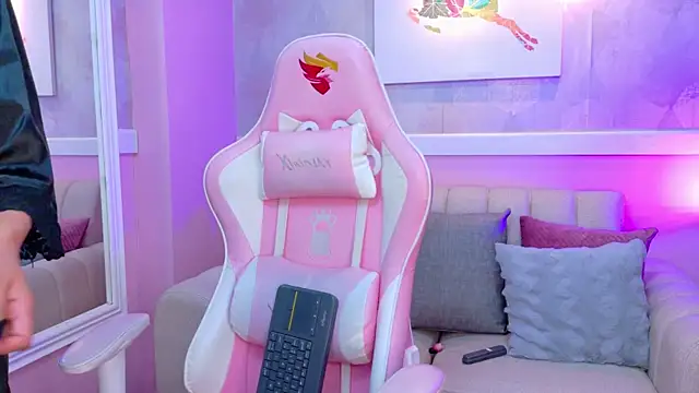 AdelineJhones online show from 10-24-25, 01:29