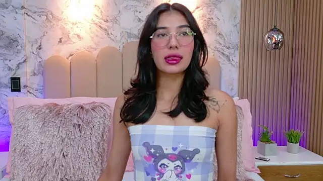 AdelineJhones online show from 03-25-26, 03:18