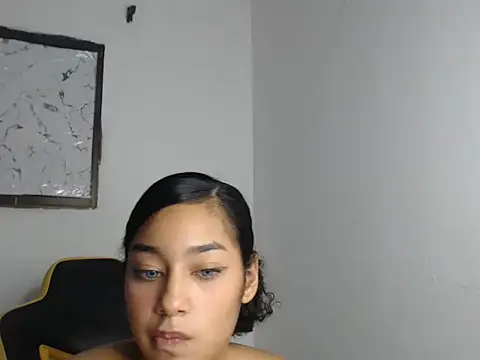 Snapshot of emily_stars1 chatting on 11-26-25, 08:26 emily stars1 online show from 11-26-25, 08:26