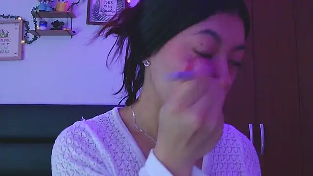 LissyM online show from 12-14-25, 08:02