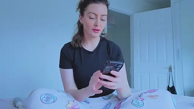 Lovelavender  online show from 02-06-26, 02:53