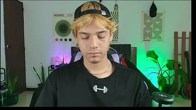 Snapshot of Habel__moretti chatting on 02-19-26, 06:37 Habel moretti online show from 02-19-26, 06:37