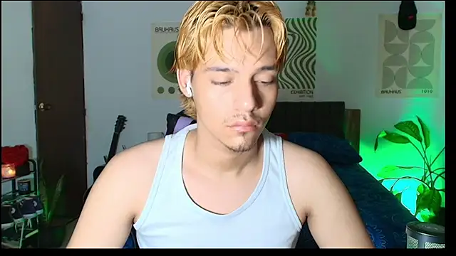 Snapshot of Habel__moretti chatting on 02-24-26, 07:23 Habel moretti online show from 02-24-26, 07:23