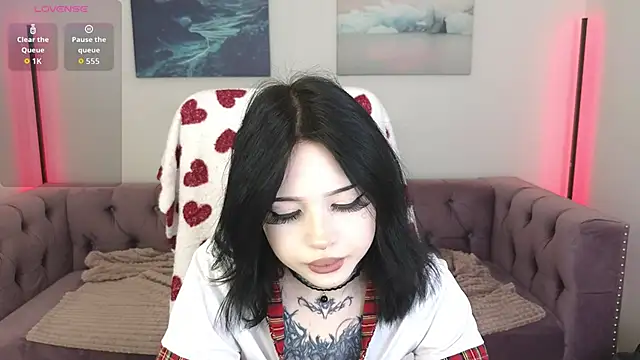 Emma Kirks online show from 11-28-25, 10:29