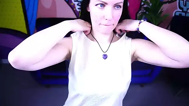 SofieMoons online show from 11-17-25, 01:39