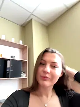 DollyRoma online show from 10-31-25, 08:59