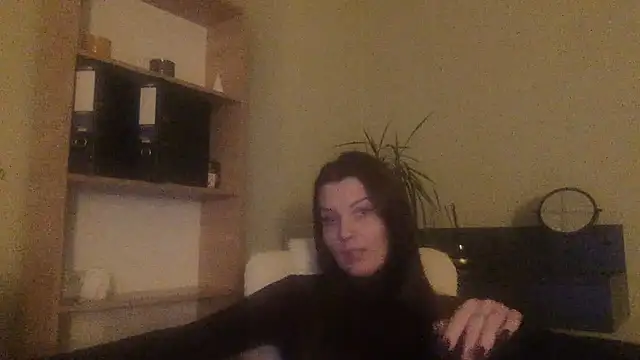 DollyRoma online show from 11-26-25, 03:24