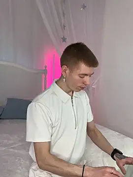 Cristian  Dior online show from 02-21-26, 10:16