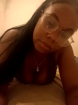 Prettahsantos29 online show from 11-10-25, 10:53