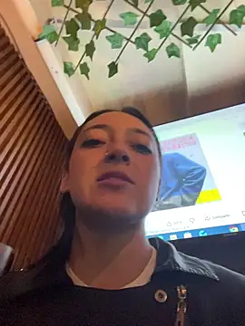 Lia  white online show from 11-30-25, 01:09